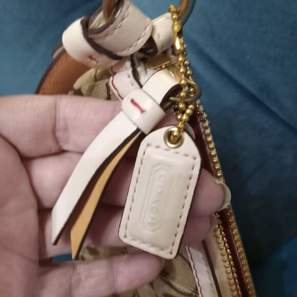 Vintage Limited Edition Coach Pouchette/Wristlet - Picture 10 of 12